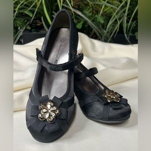 American Eagle Girls Classic Dancer Kitten Heel